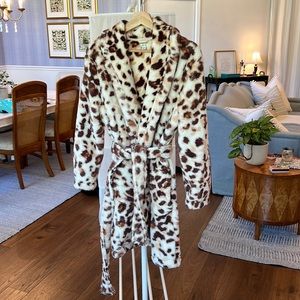Leopard print Aerie Sherpa robe